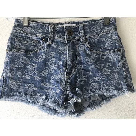 Bullhead Paisley High Rise Cutt Off Shorts Size 1 - Picture 2 of 4